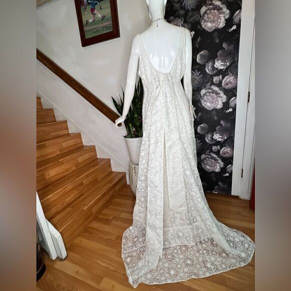 LOVESHACKFANCY Devyn white Gown V-neck Maxi /size 6 - Picture 13 of 17